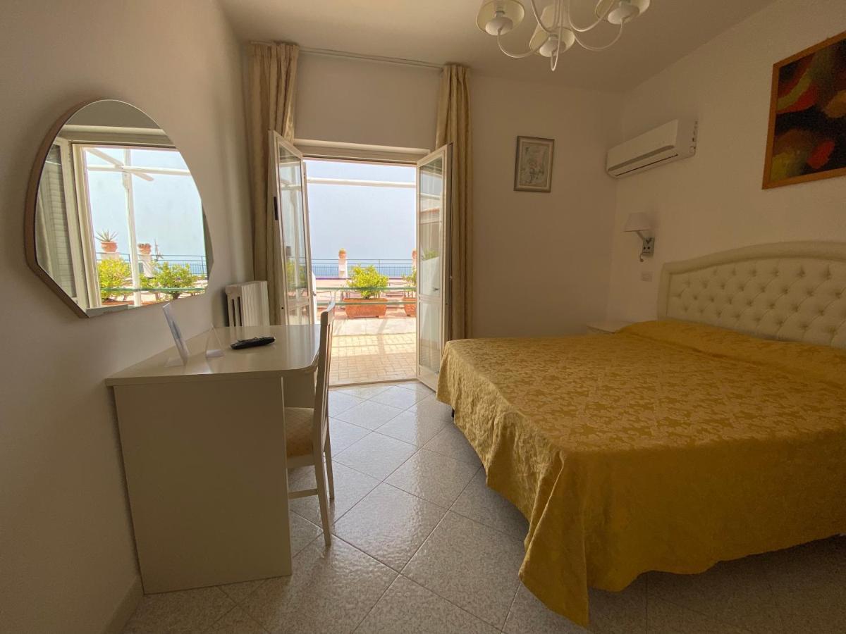 Hotel La Perla