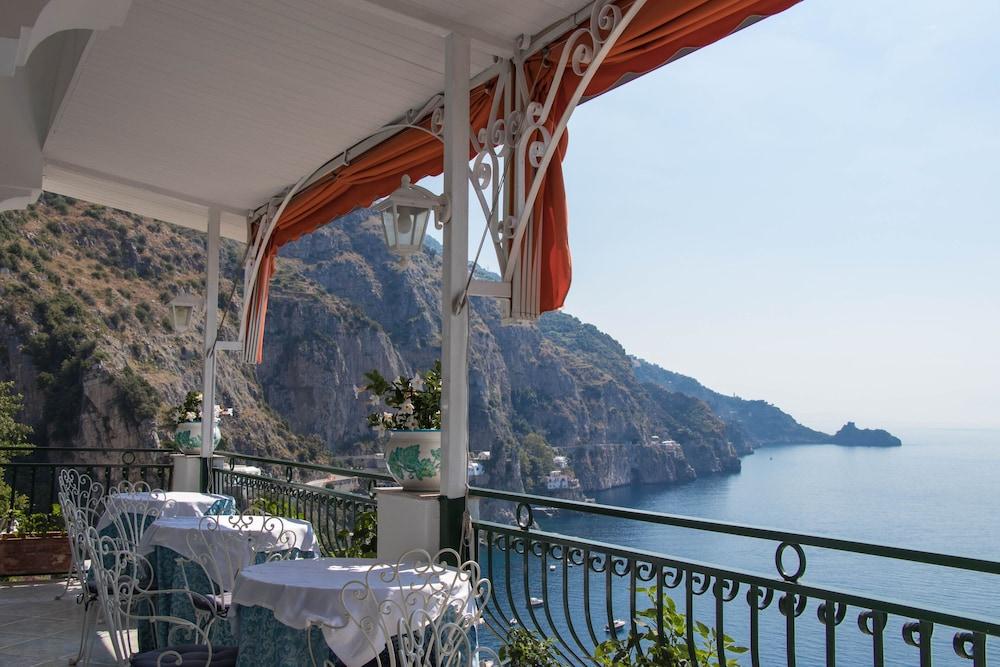 La Perla Hotel 3*