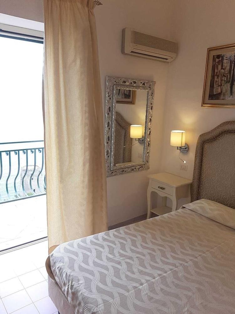 La Perla Hotel 3*