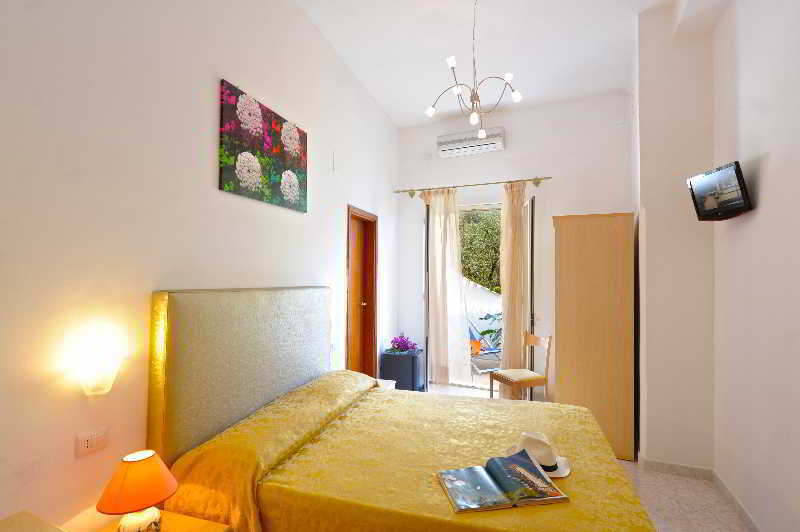 La Perla Hotel